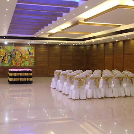 Hotel Doubloon Thiruvananthapuram Zewnętrze zdjęcie