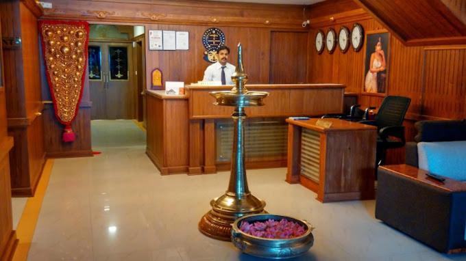 Hotel Doubloon Thiruvananthapuram Zewnętrze zdjęcie